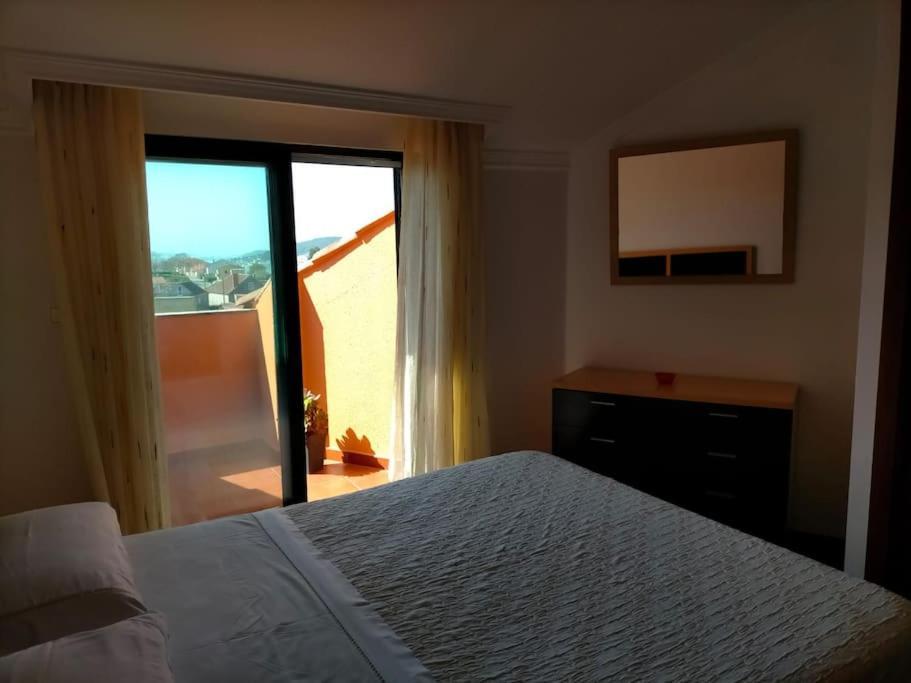 Atico Con 3 Habitaciones En Poio Extérieur photo