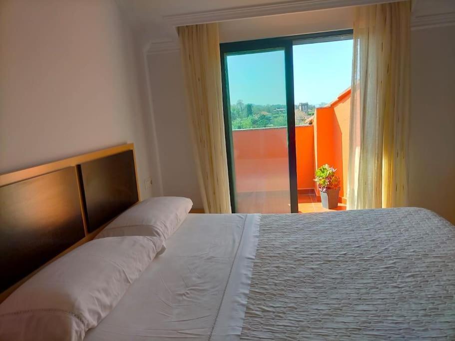 Atico Con 3 Habitaciones En Poio Extérieur photo